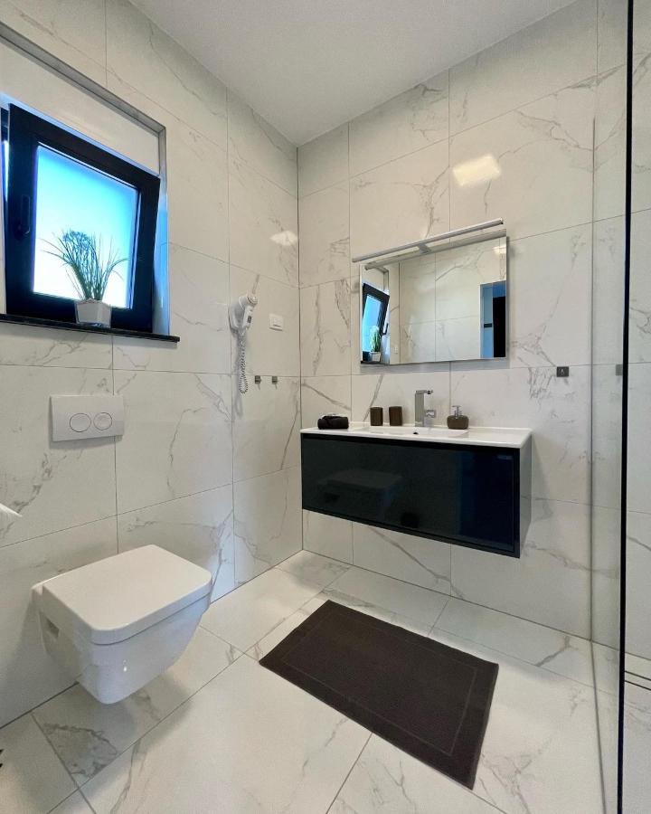 Villa Mila Vrsi Buitenkant foto